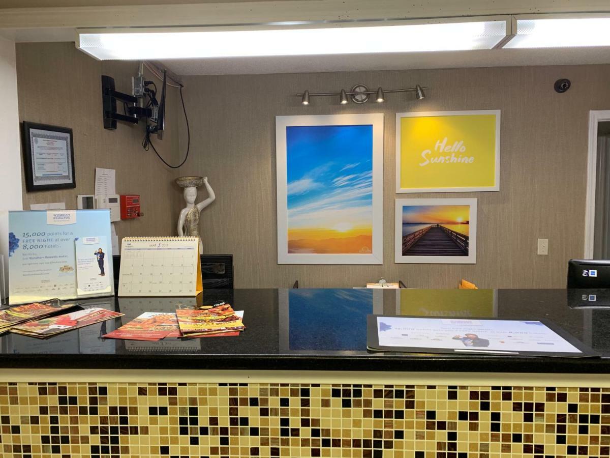亚特兰大机场西-东角温德姆戴斯酒店 大学公园 外观 照片